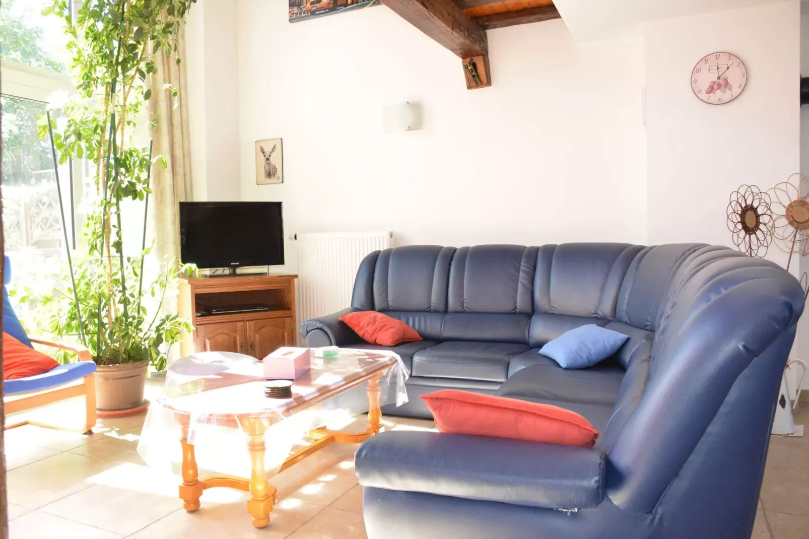 Aux Hirondelles-Living room
