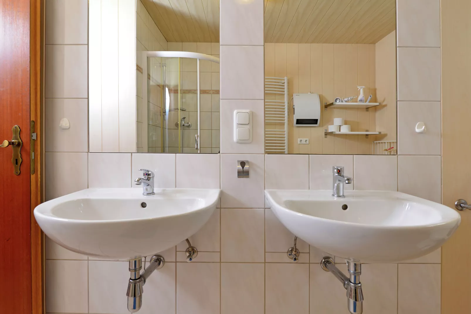 Ferienwohnung I Diemelsee-Bathroom