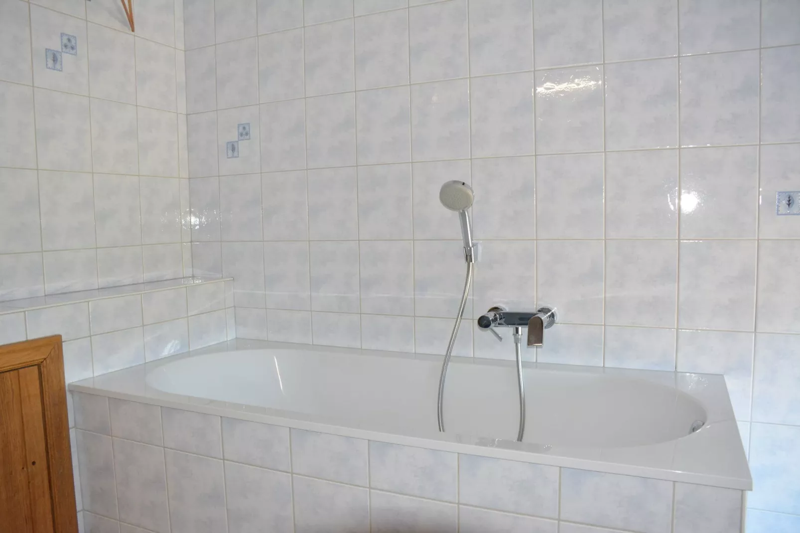 Aux Hirondelles-Bathroom