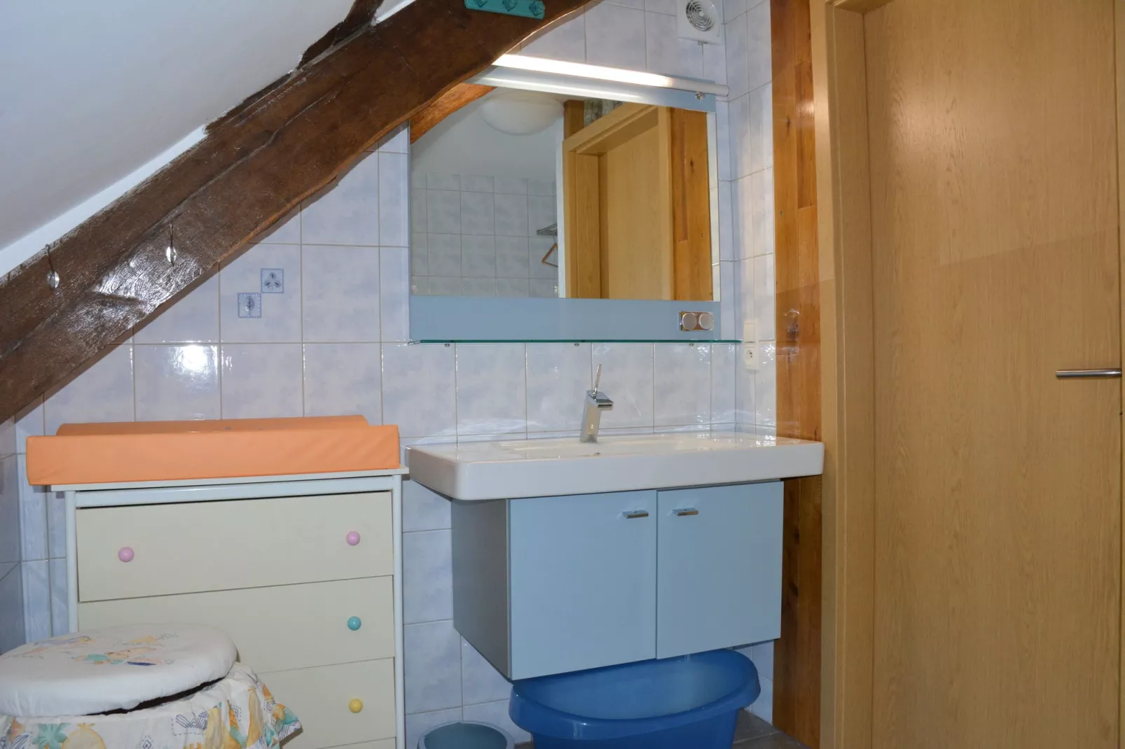 Aux Hirondelles-Bathroom