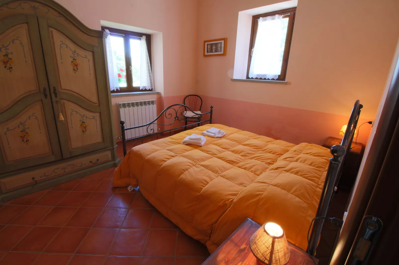 Rosa Gialla-Bedroom