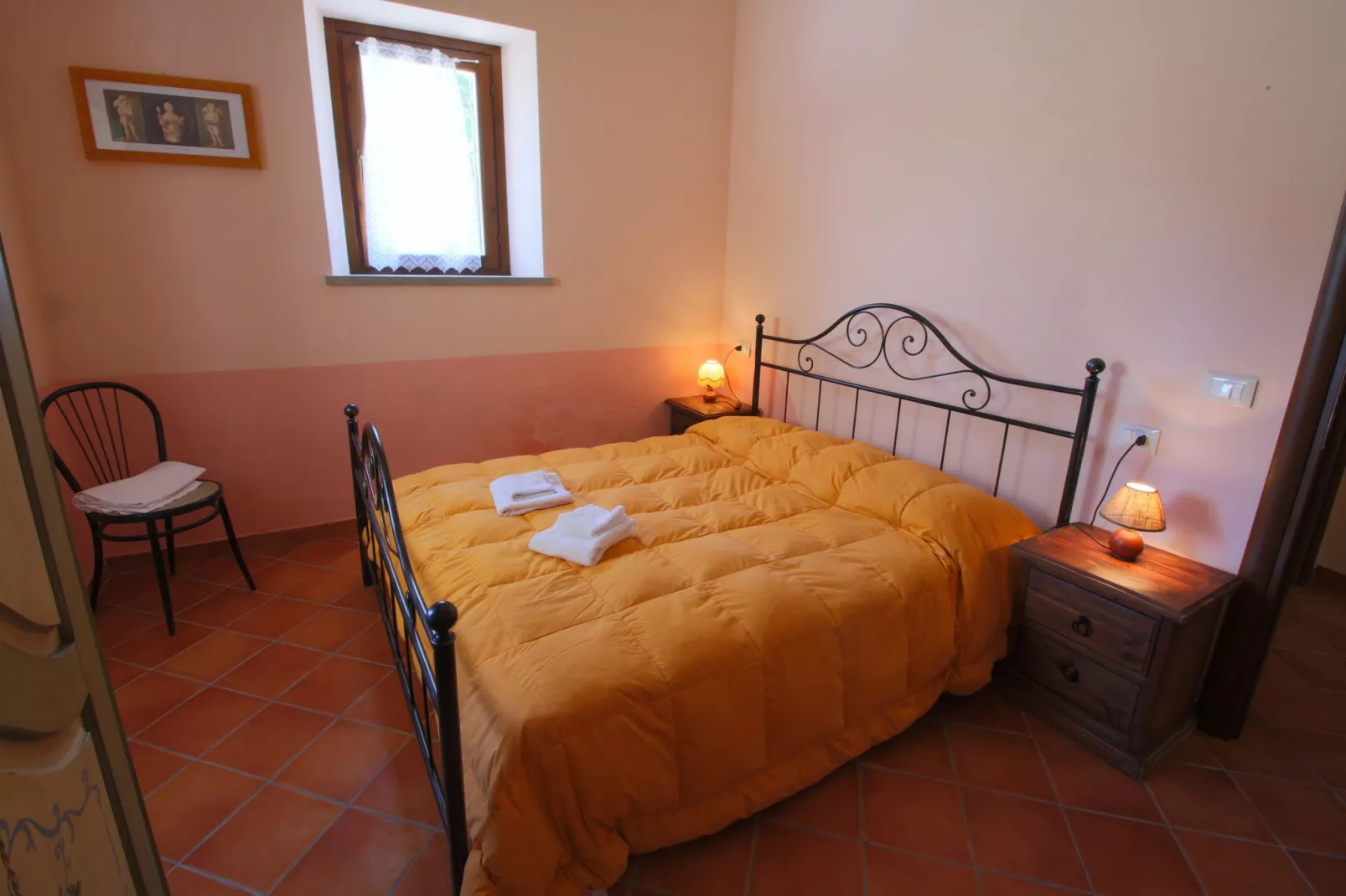 Rosa Gialla-Bedroom