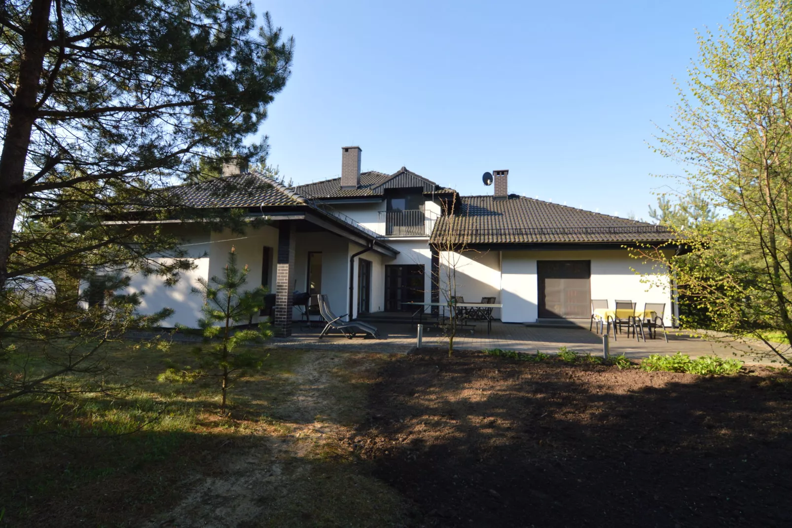 Lacus-Exterior summer