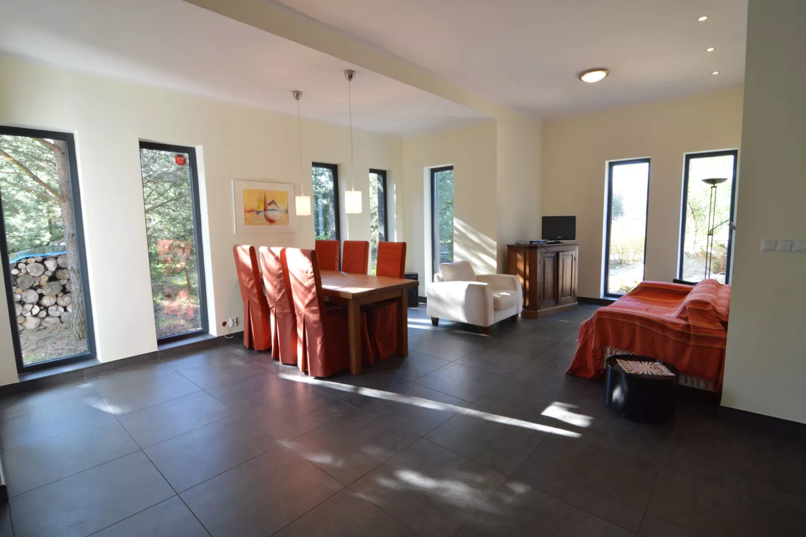Lacus-Living room
