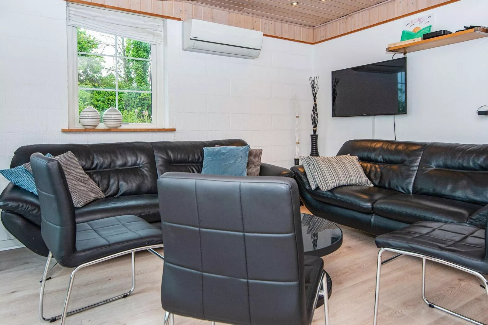 10 person holiday home in Allingåbro-By Traum