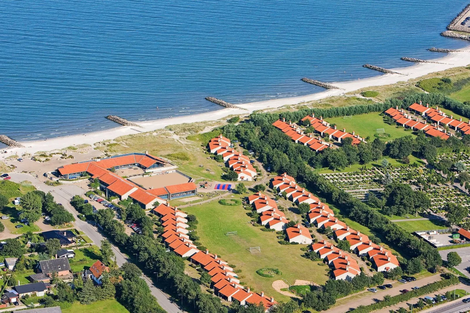 3 room,w/partially seaview-Water view