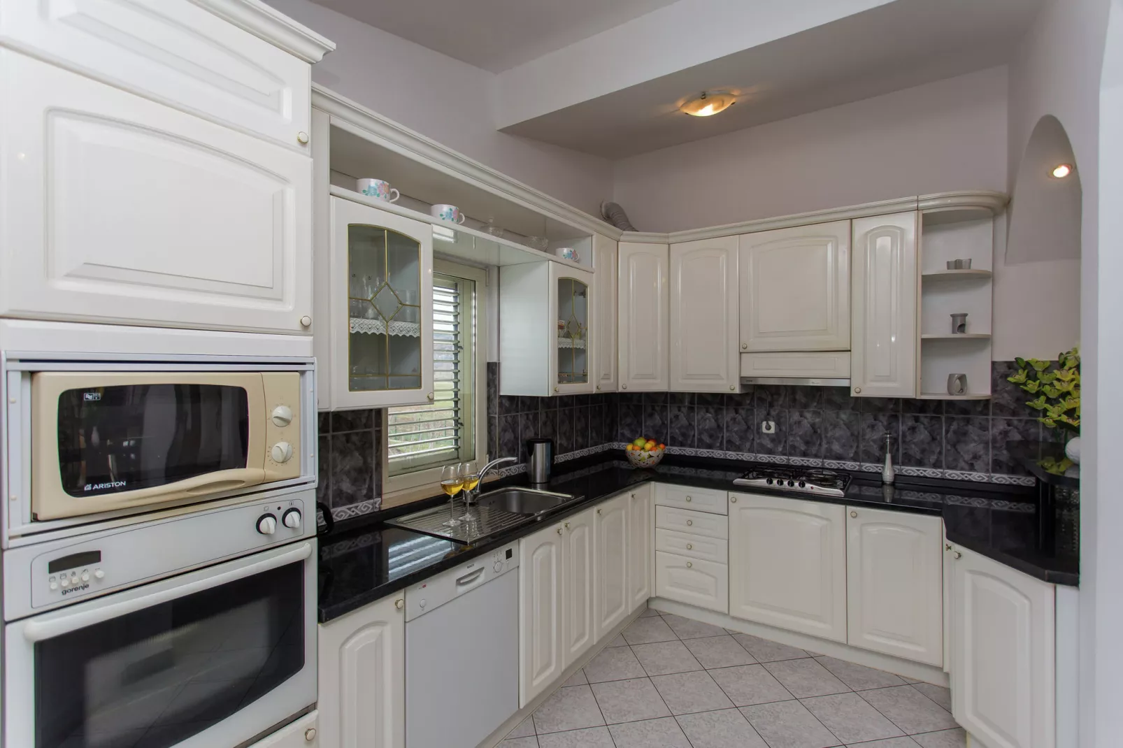 Villa Almas holiday house-Kitchen