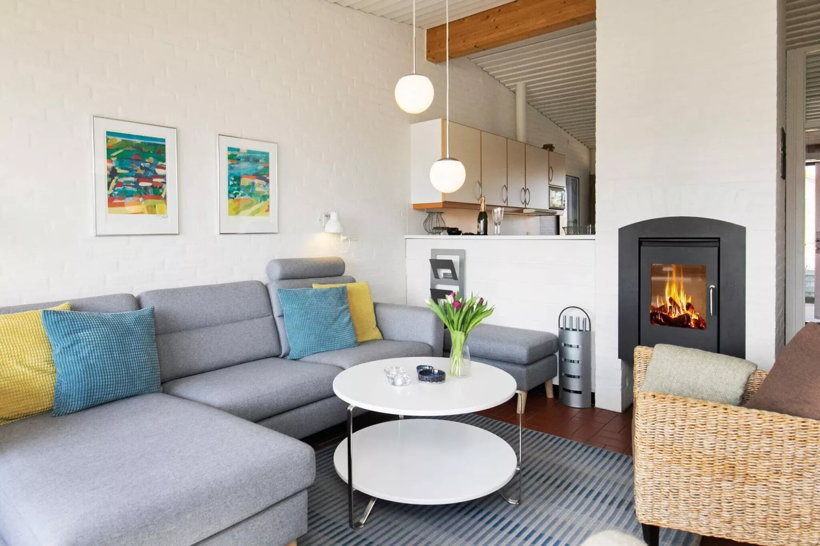 3 room,w/partially seaview-Indoor