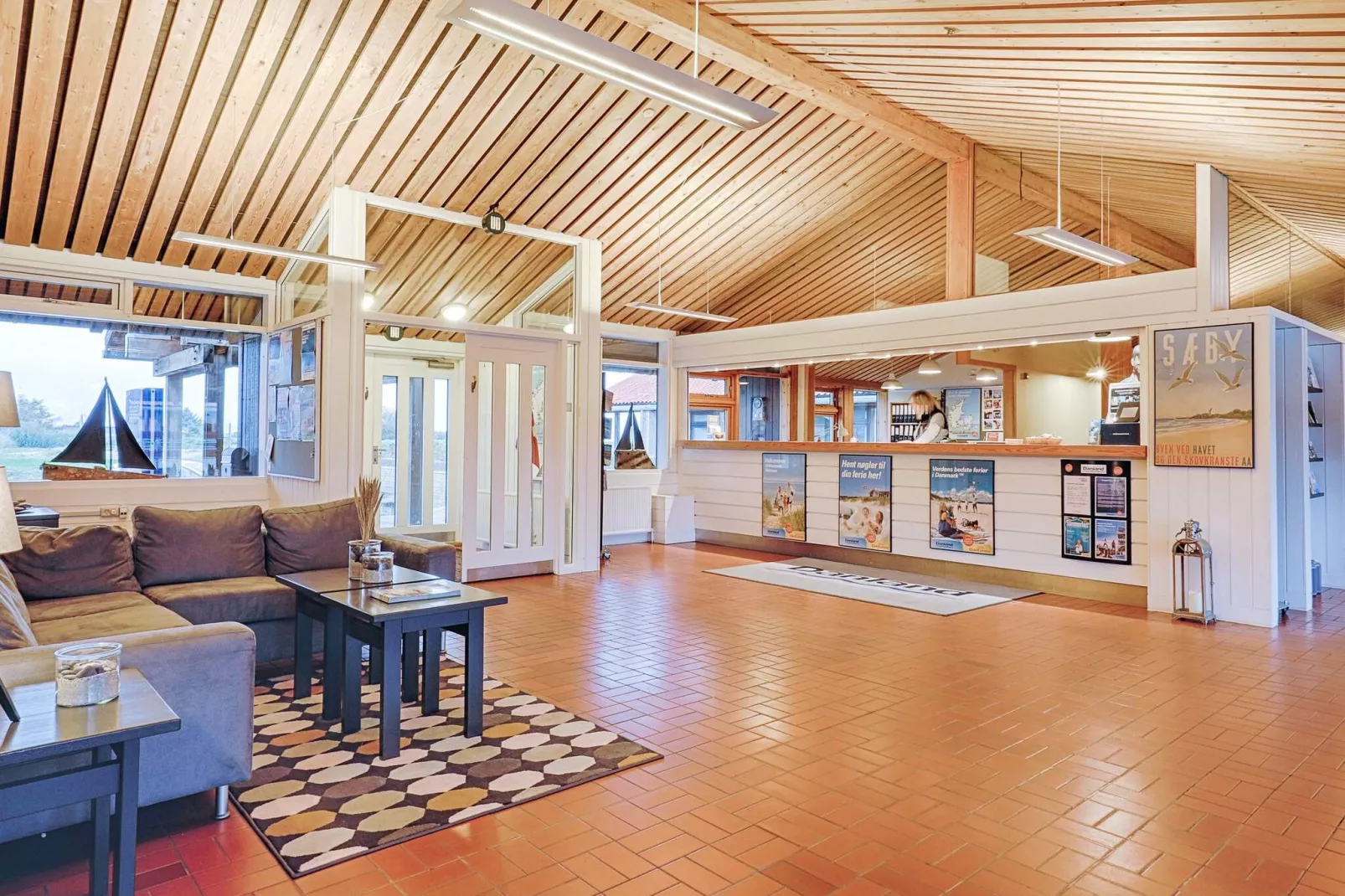 3 room,w/partially seaview-Indoor
