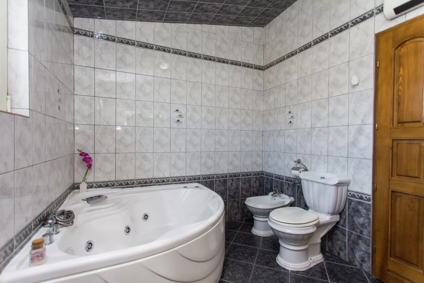Villa Almas holiday house-Bathroom
