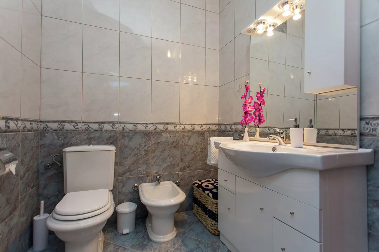 Villa Almas holiday house-Bathroom