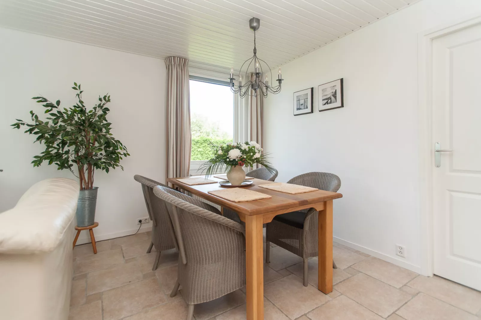 Strandhuis-Dining room
