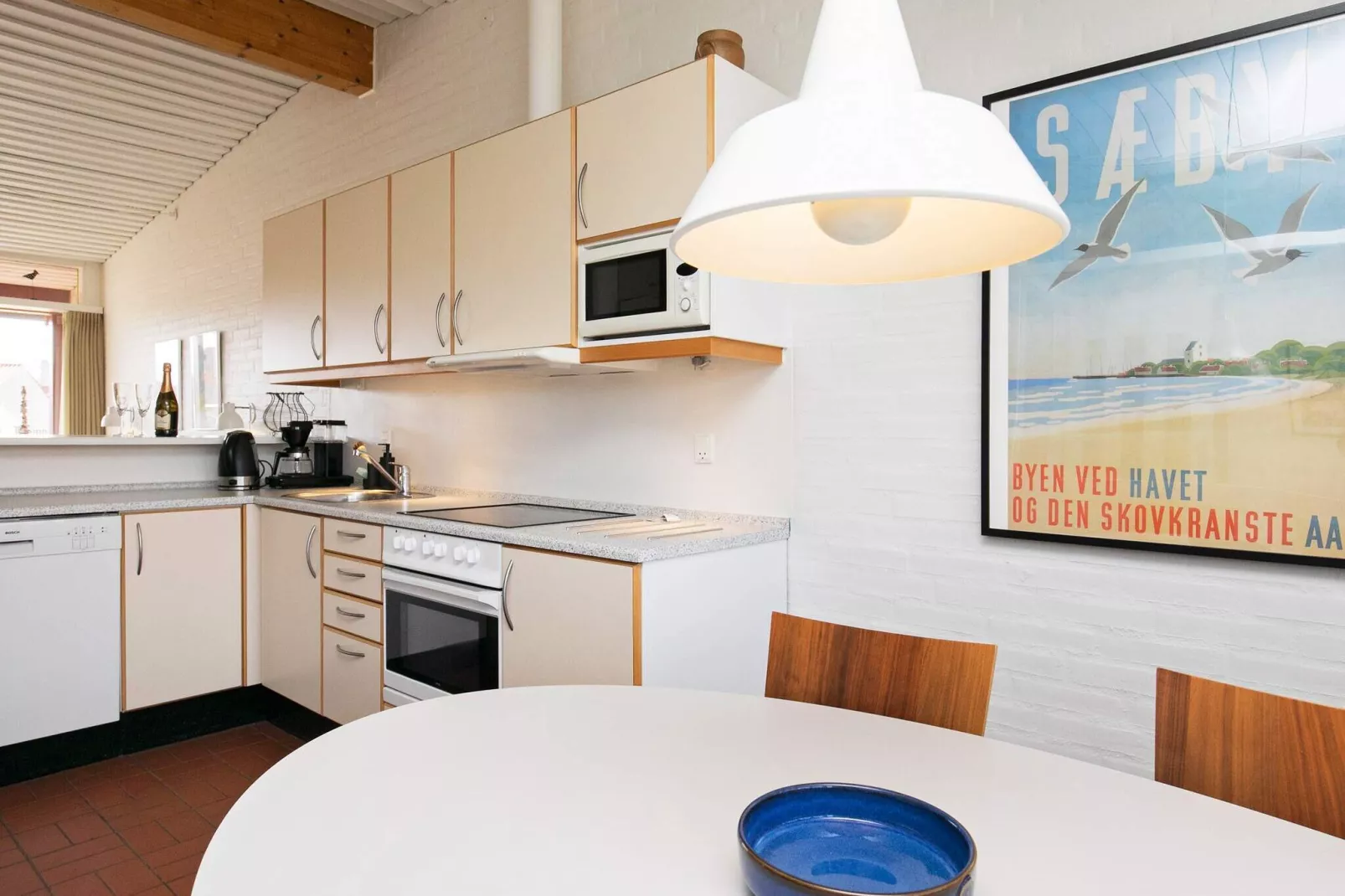 3 room,w/partially seaview-Indoor
