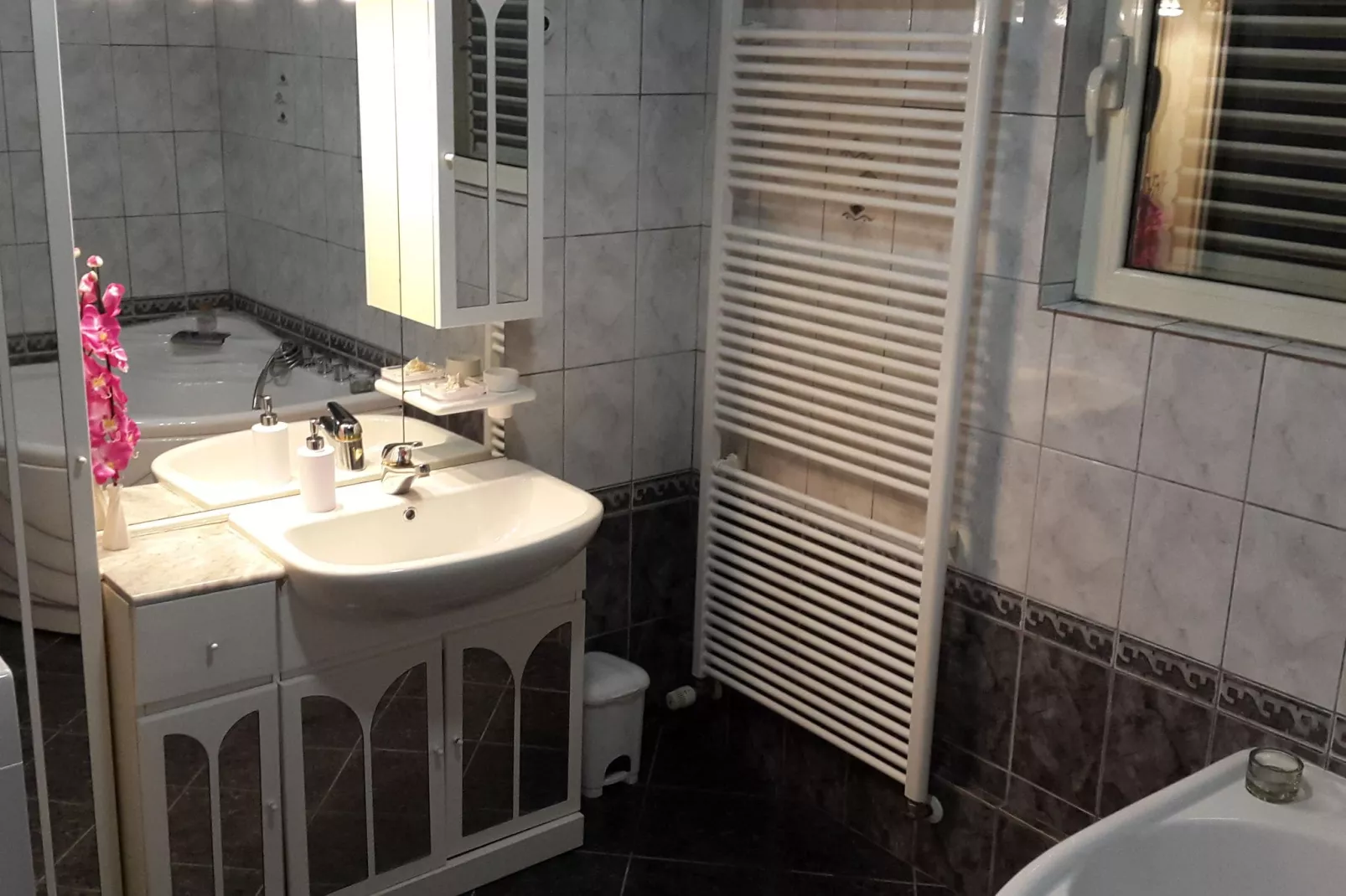 Villa Almas holiday house-Bathroom