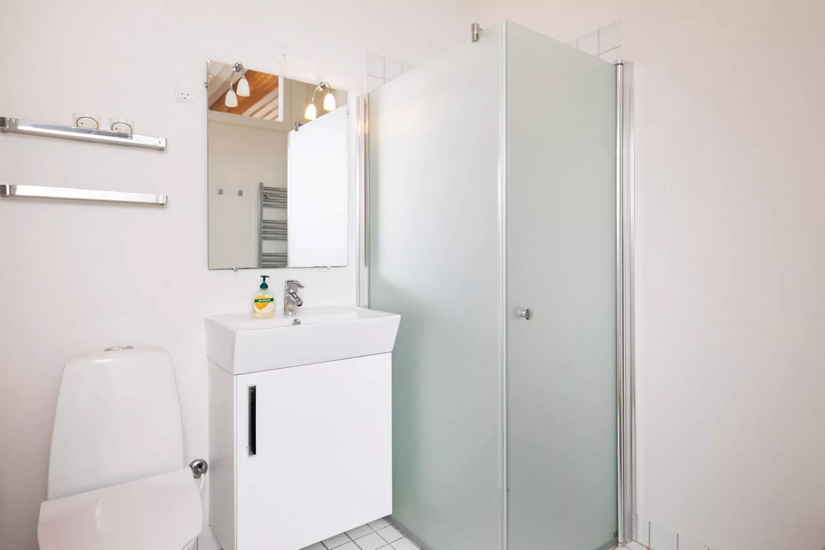 3 room,w/partially seaview-Indoor