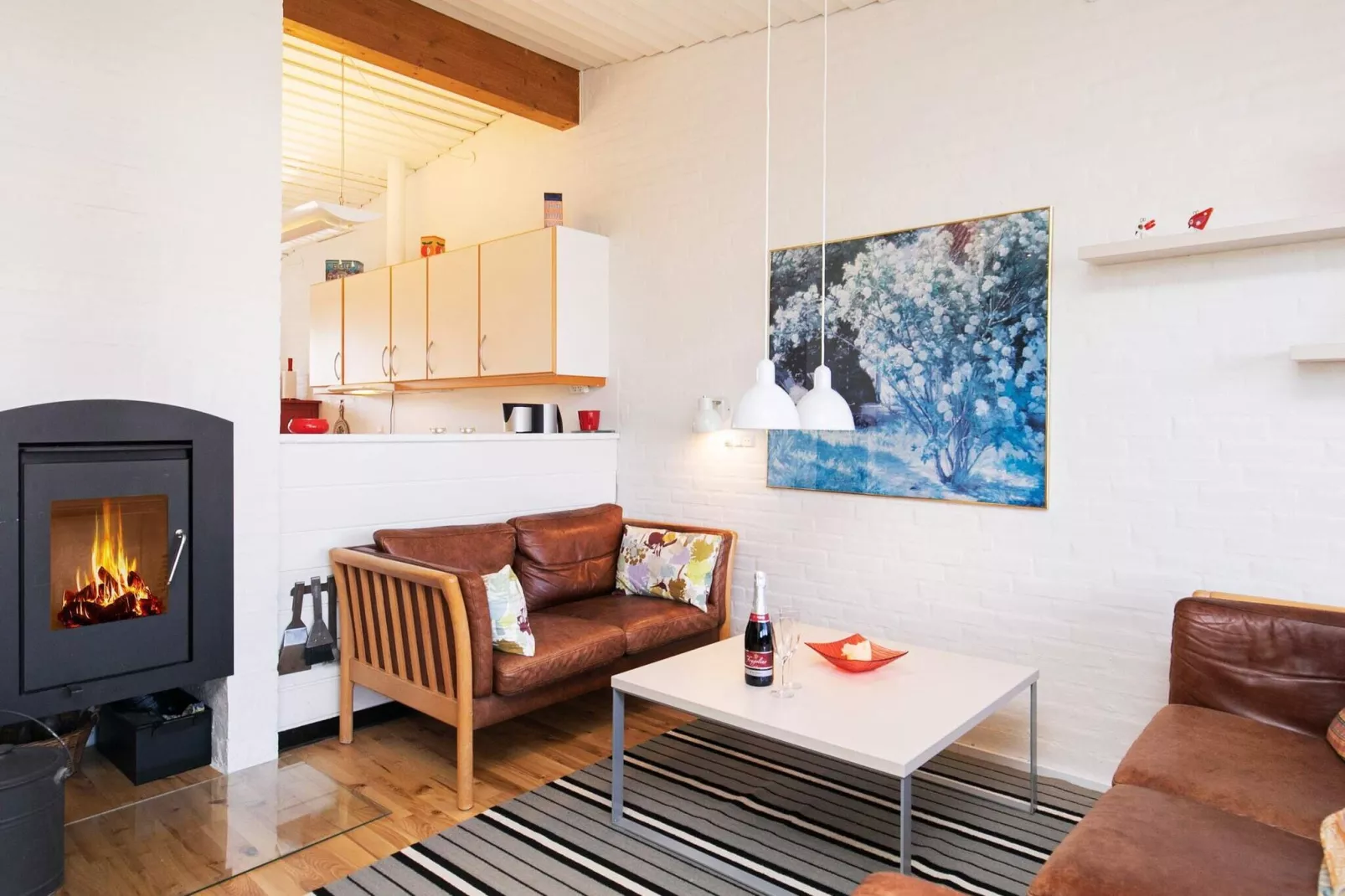 3 room,w/partially seaview-Indoor