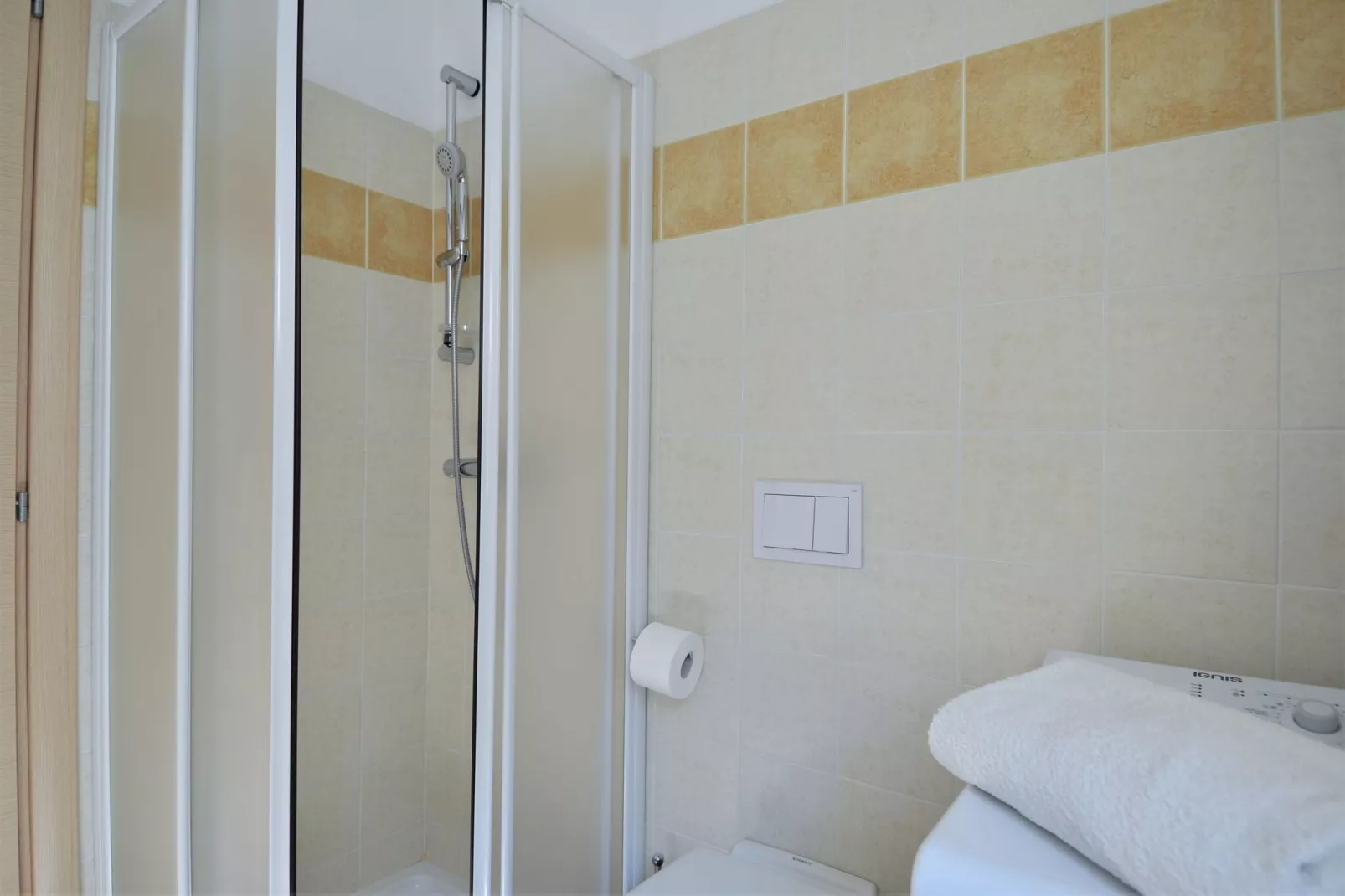 Bilo Nadia 3 piano-Bathroom