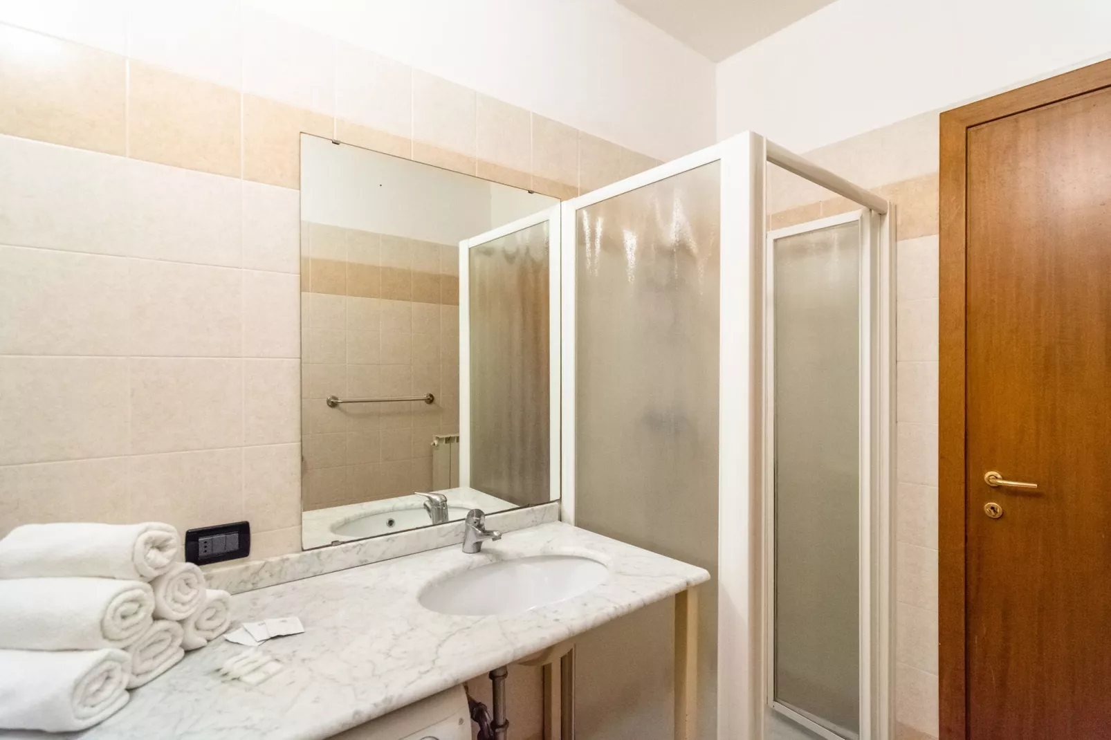Golf B-Bathroom