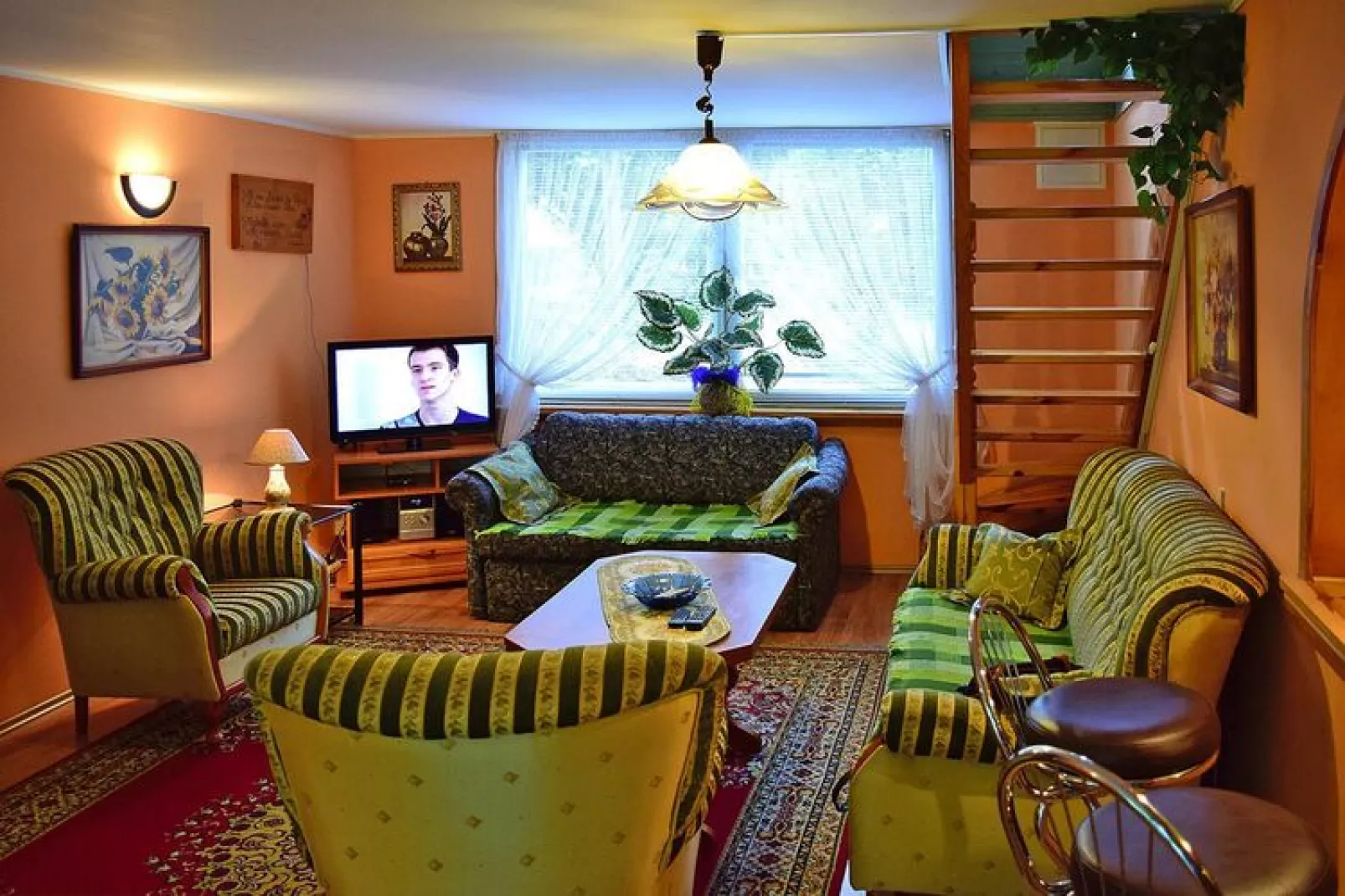 Holiday Home with whirlpool at the lake in Zakowo-Wohnzimmer
