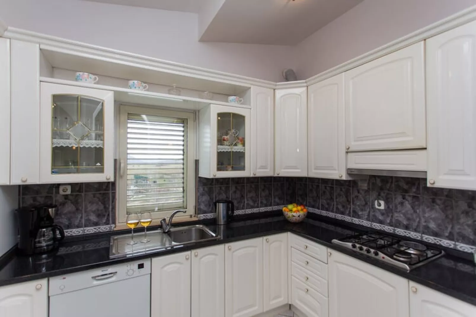 Villa Almas holiday house-Kitchen
