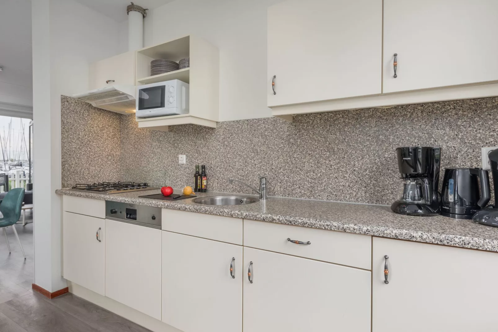 Marinapark Volendam 11-Kitchen