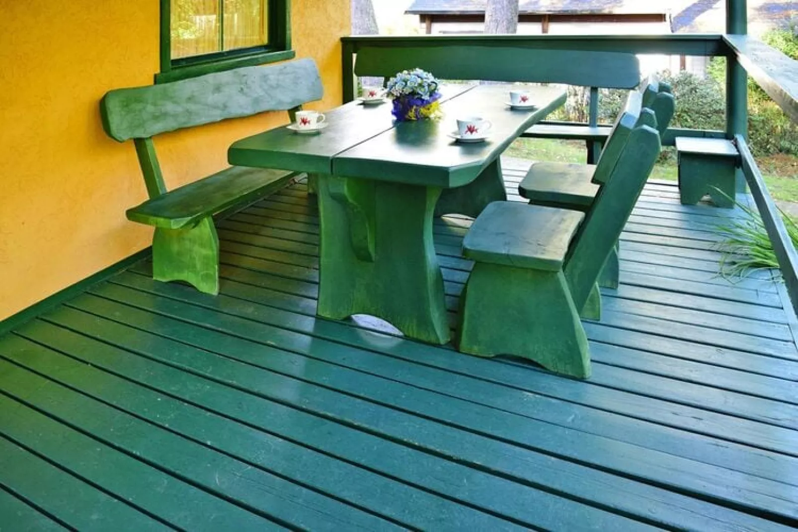 Holiday Home with whirlpool at the lake in Zakowo-Terrassenbalkon