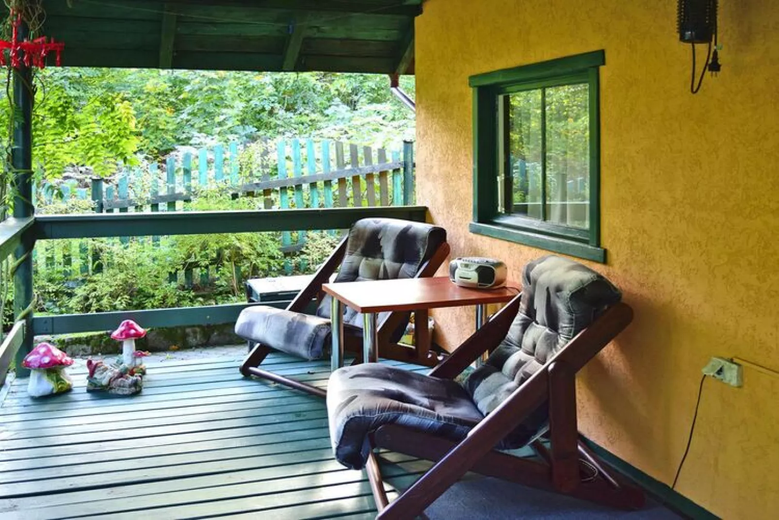 Holiday Home with whirlpool at the lake in Zakowo-Terrassenbalkon