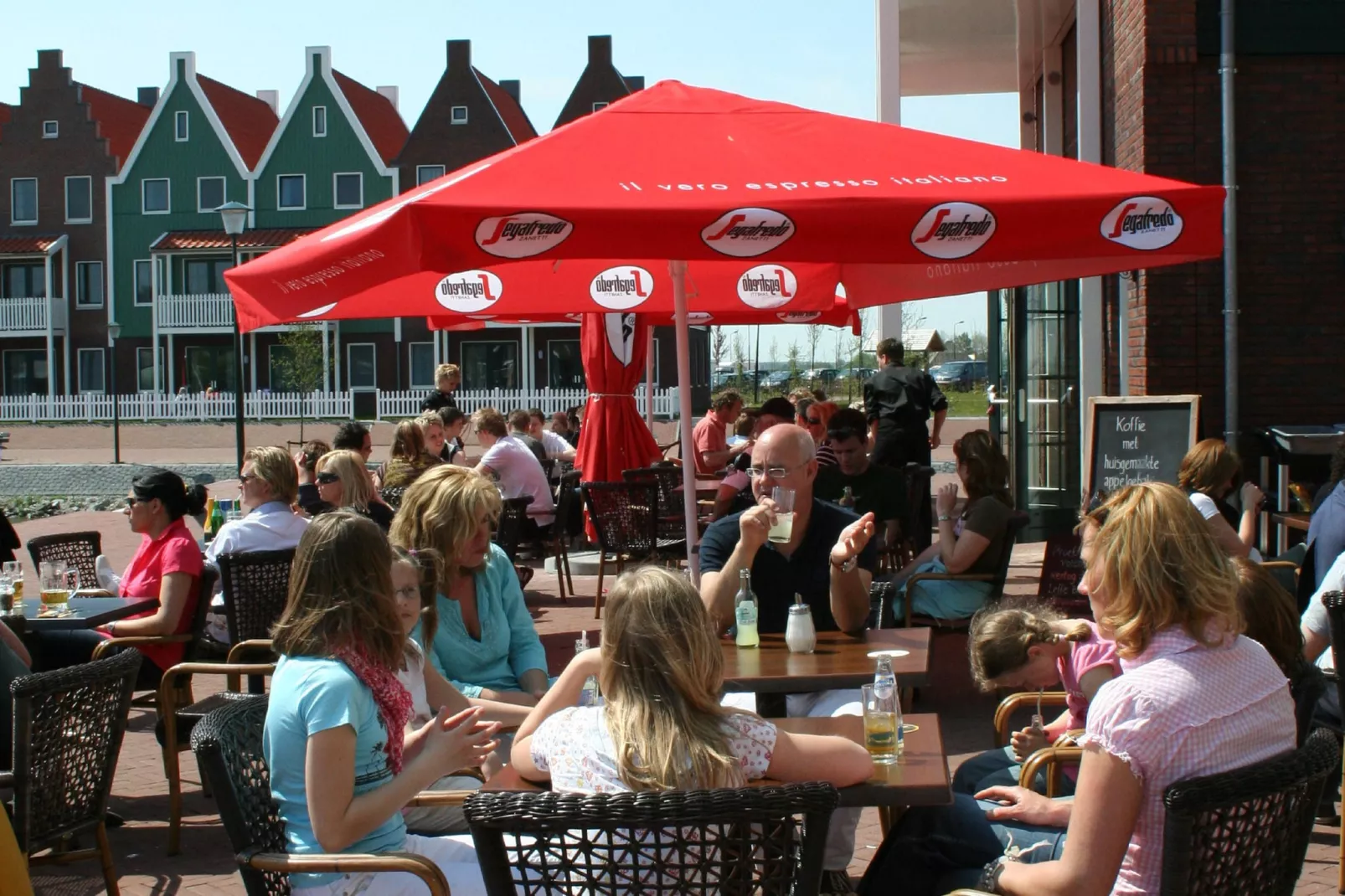 Marinapark Volendam 11-Park facilities