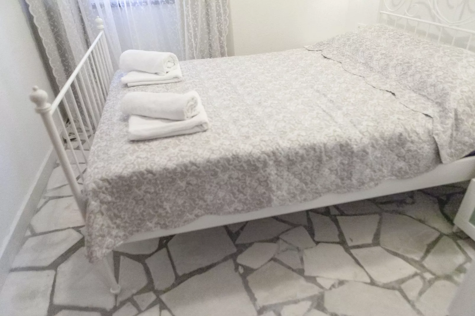 Olive apartment-Bedroom