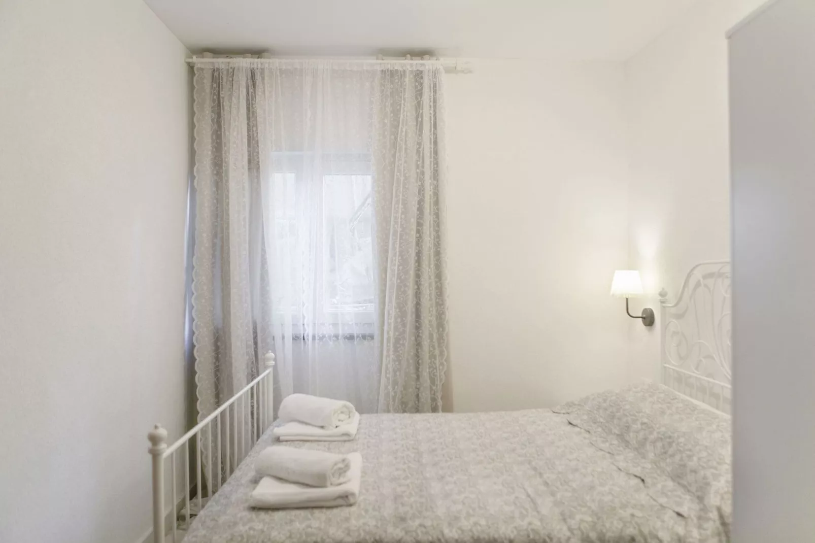 Olive apartment-Bedroom