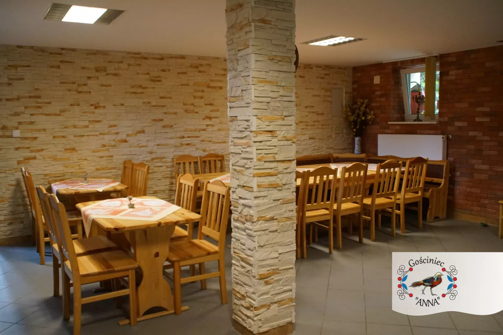 Lavish Holiday Home with Private Pool-Dining room