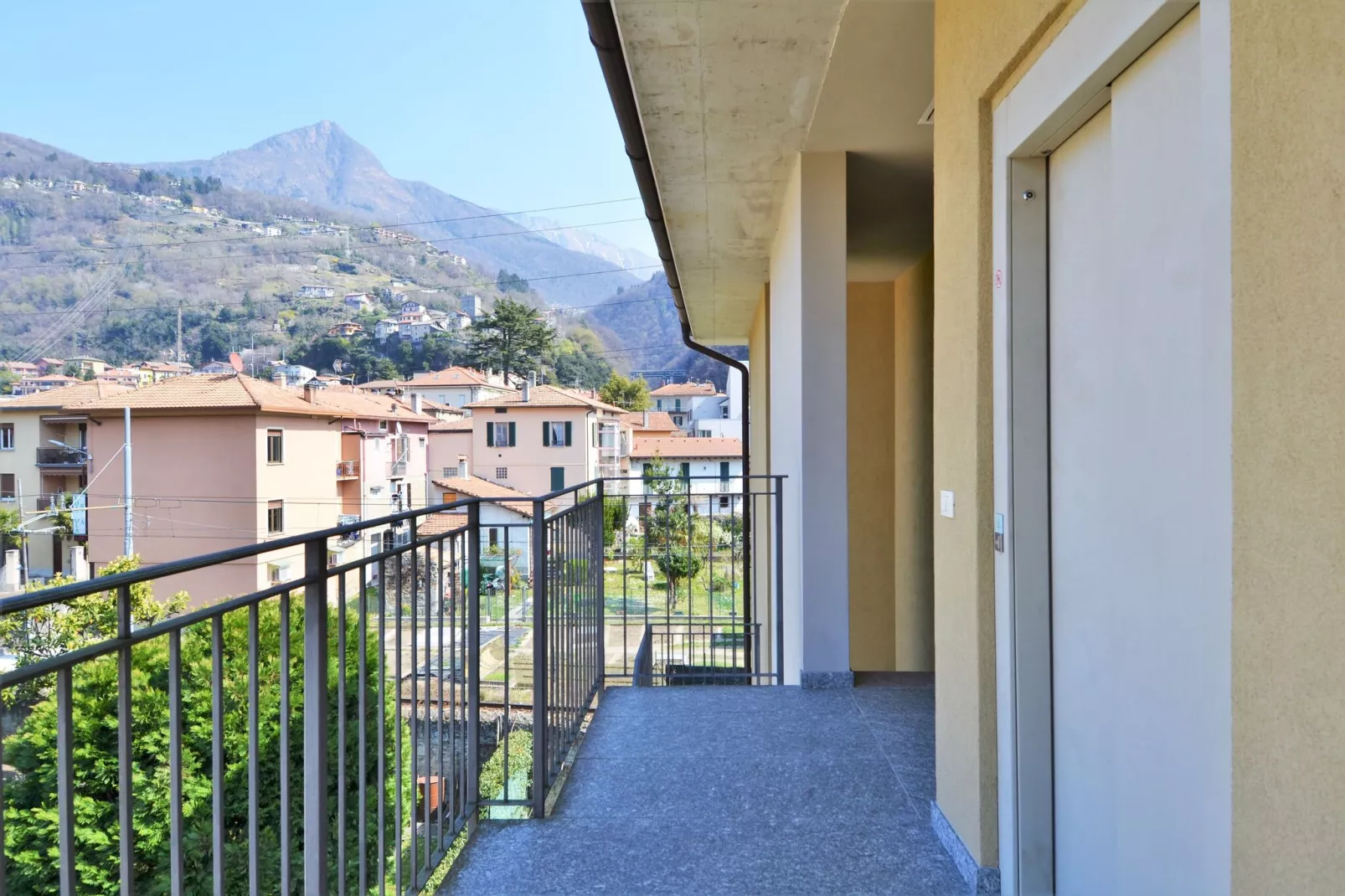 Trilo Nadia 1 piano-Terrace balcony