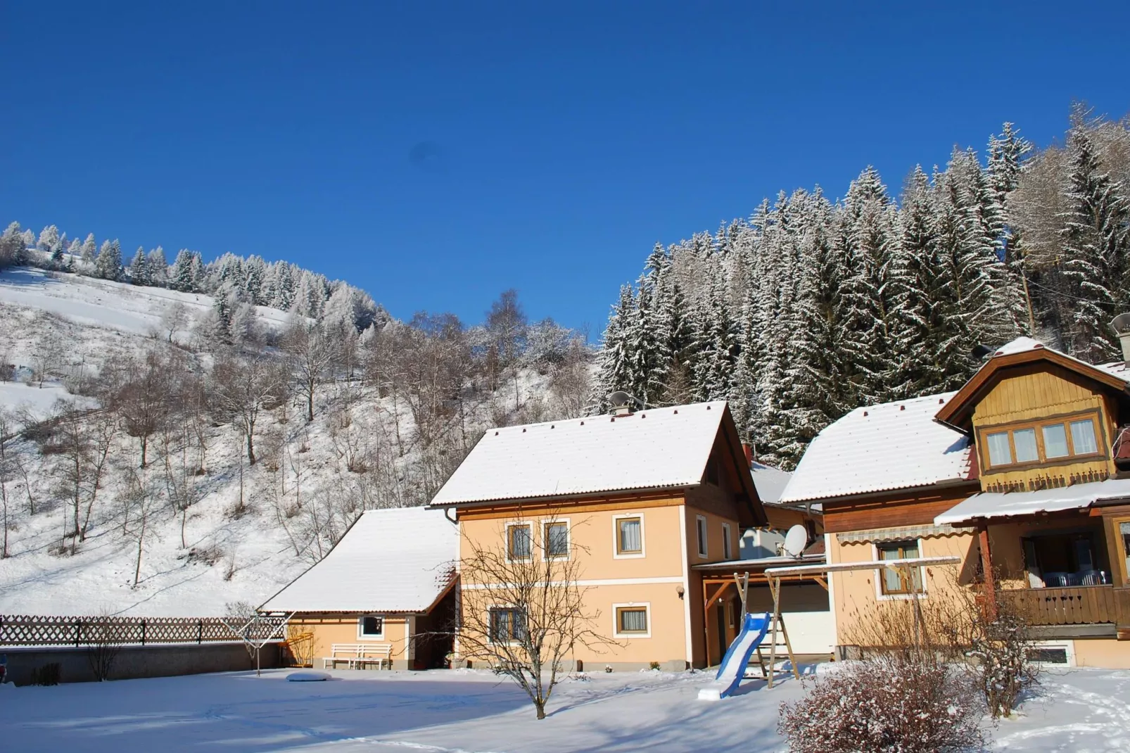 Haus Lax-Exterior winter