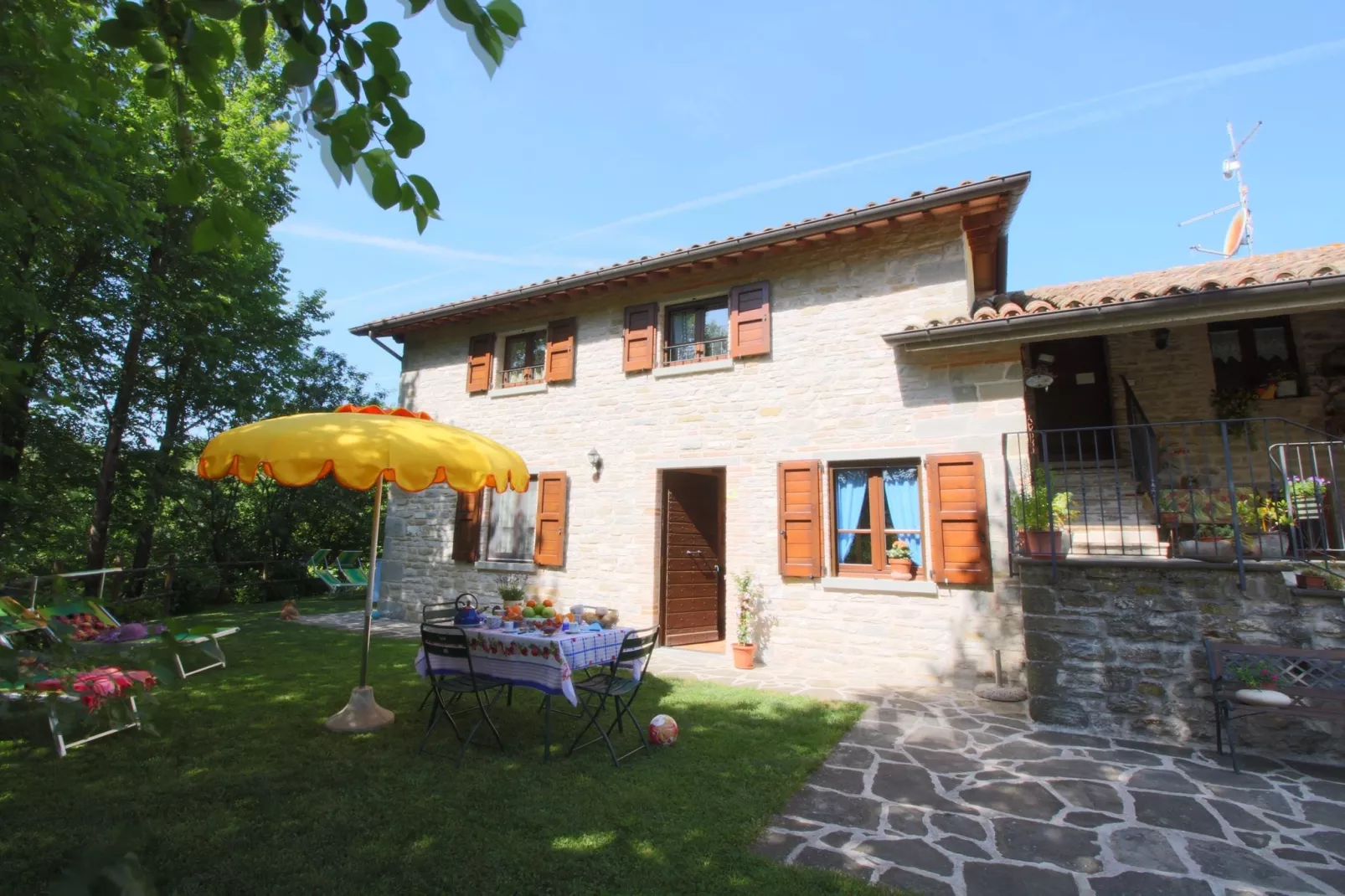 Il Fiordaliso-Exterior summer