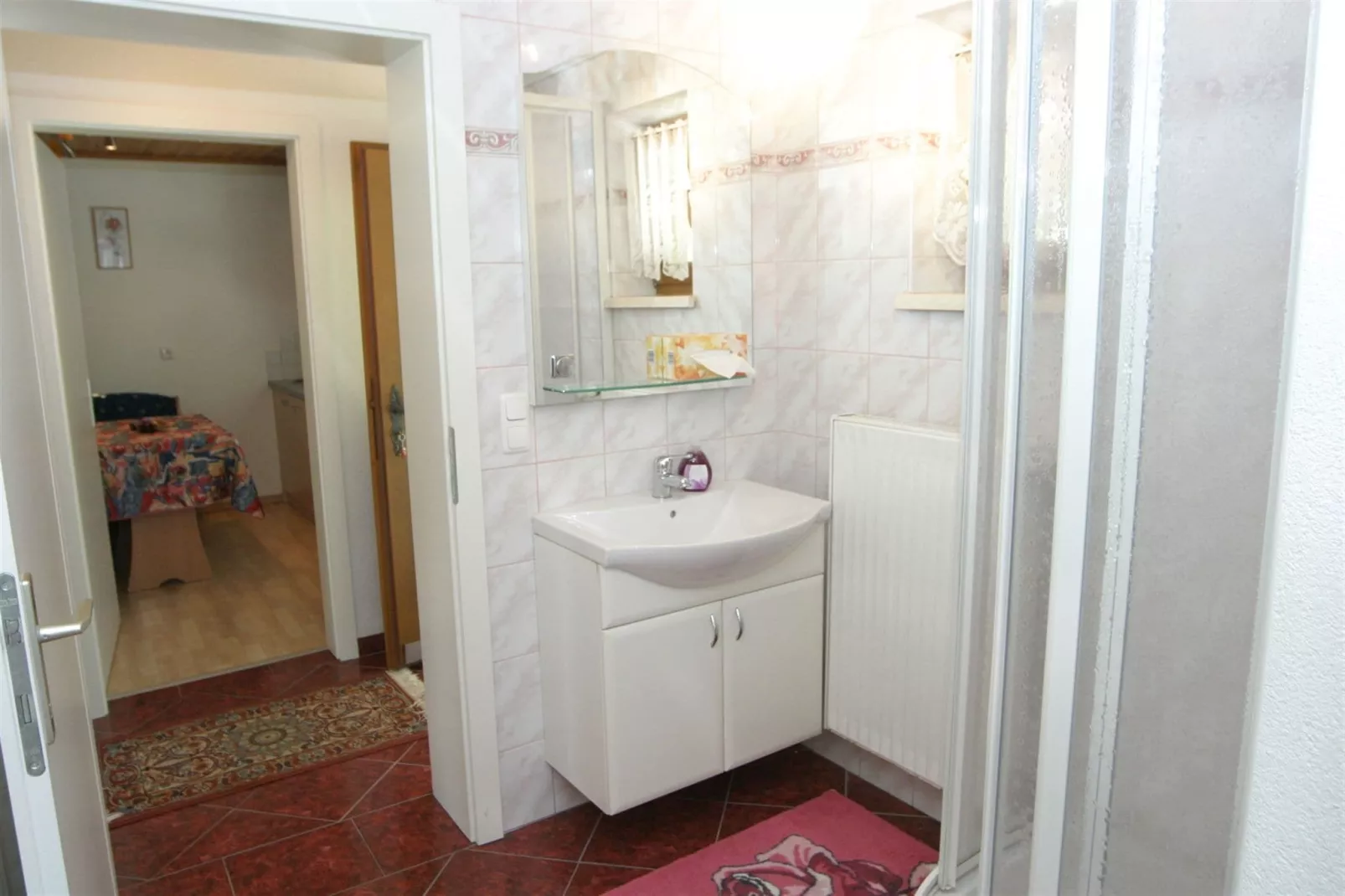 Haus Lax-Bathroom