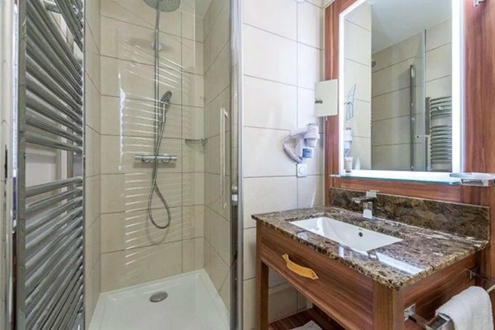 Appart'Hotel Eden 1-Bathroom
