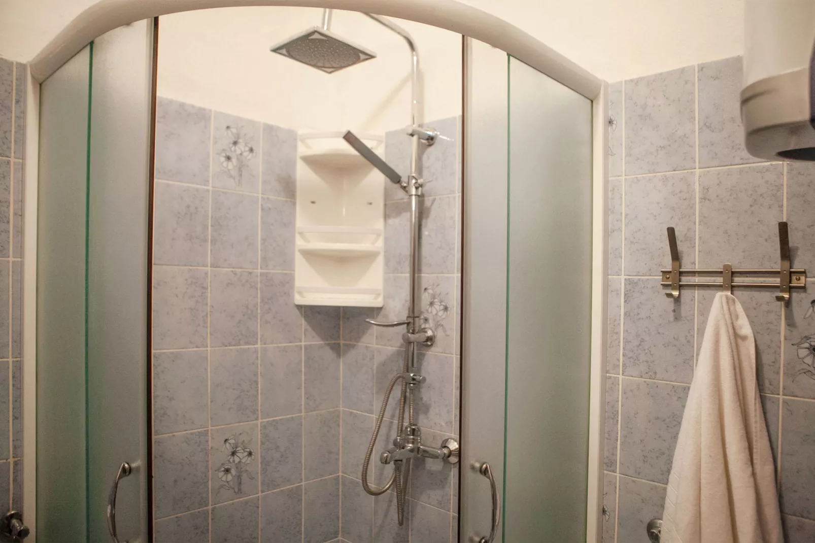Rose apartment-Bathroom
