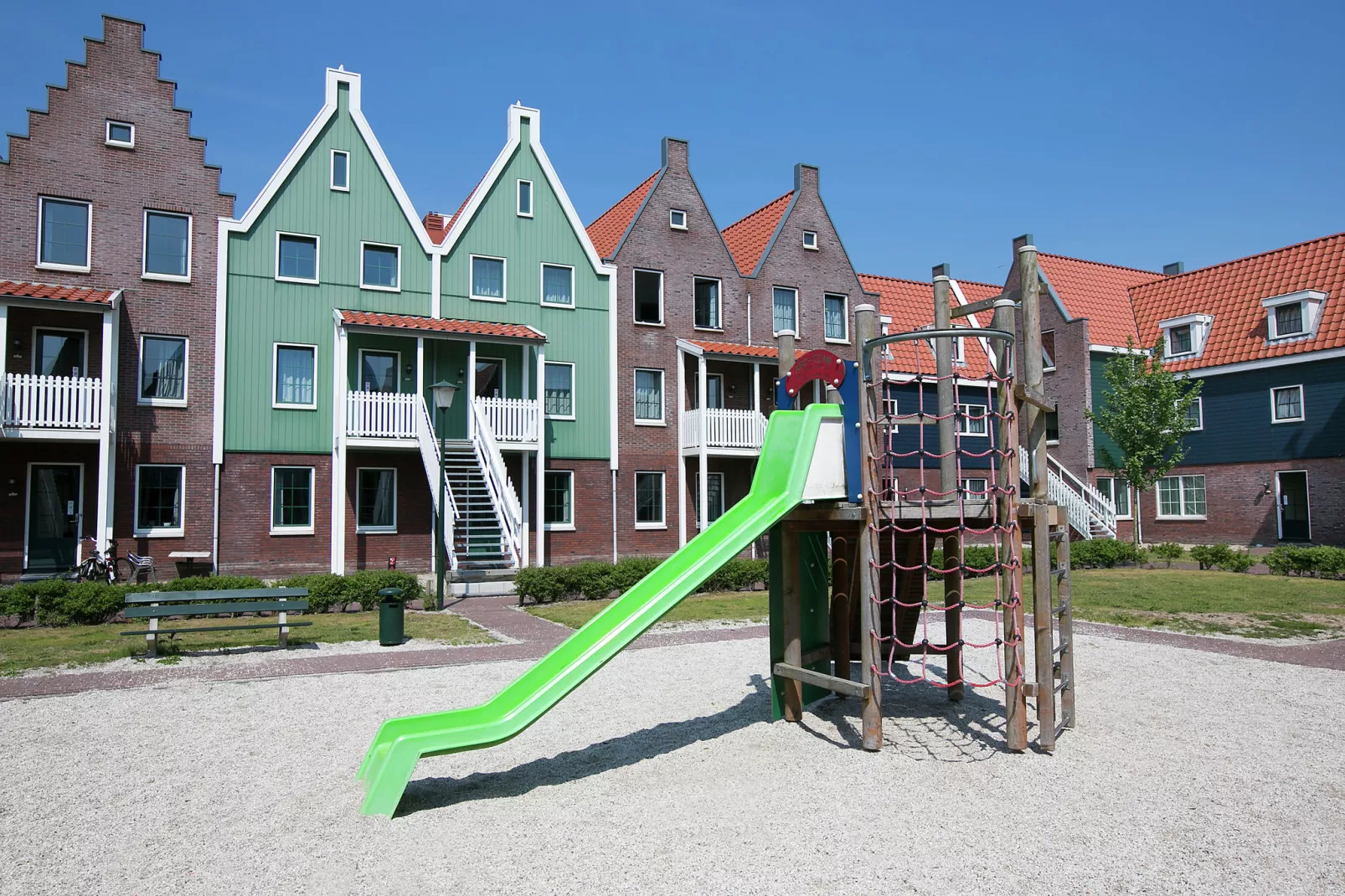 Marinapark Volendam 13-Park facilities