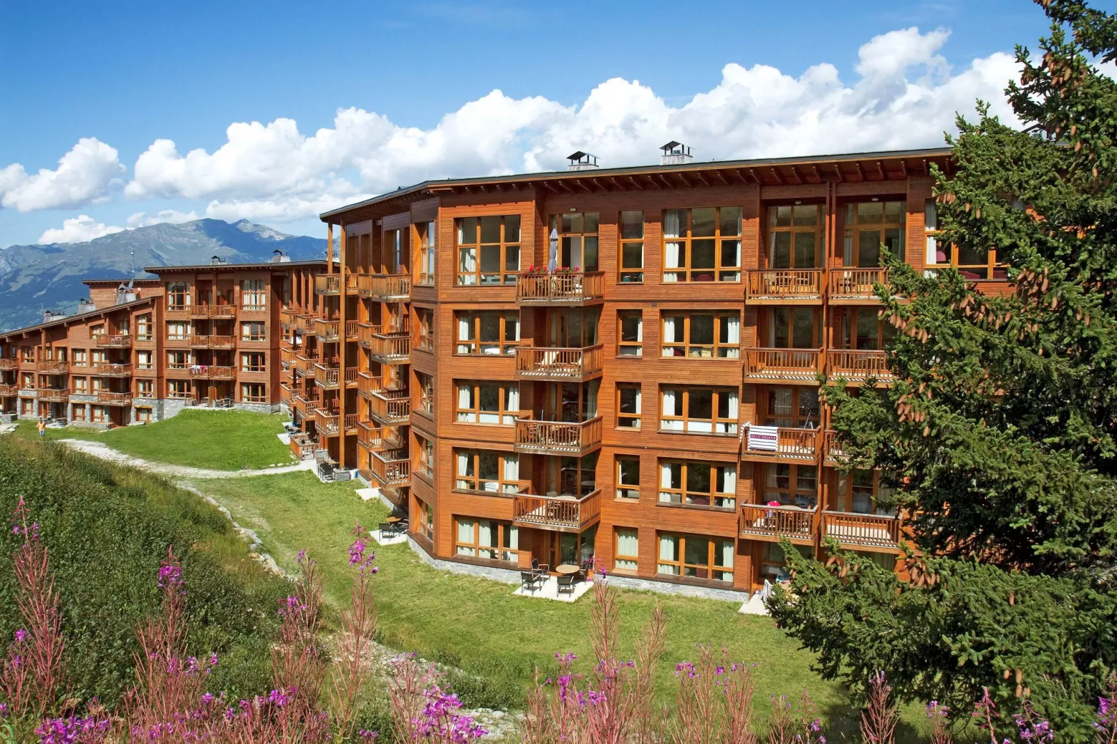 Appart'Hotel Eden 1-Exterior summer