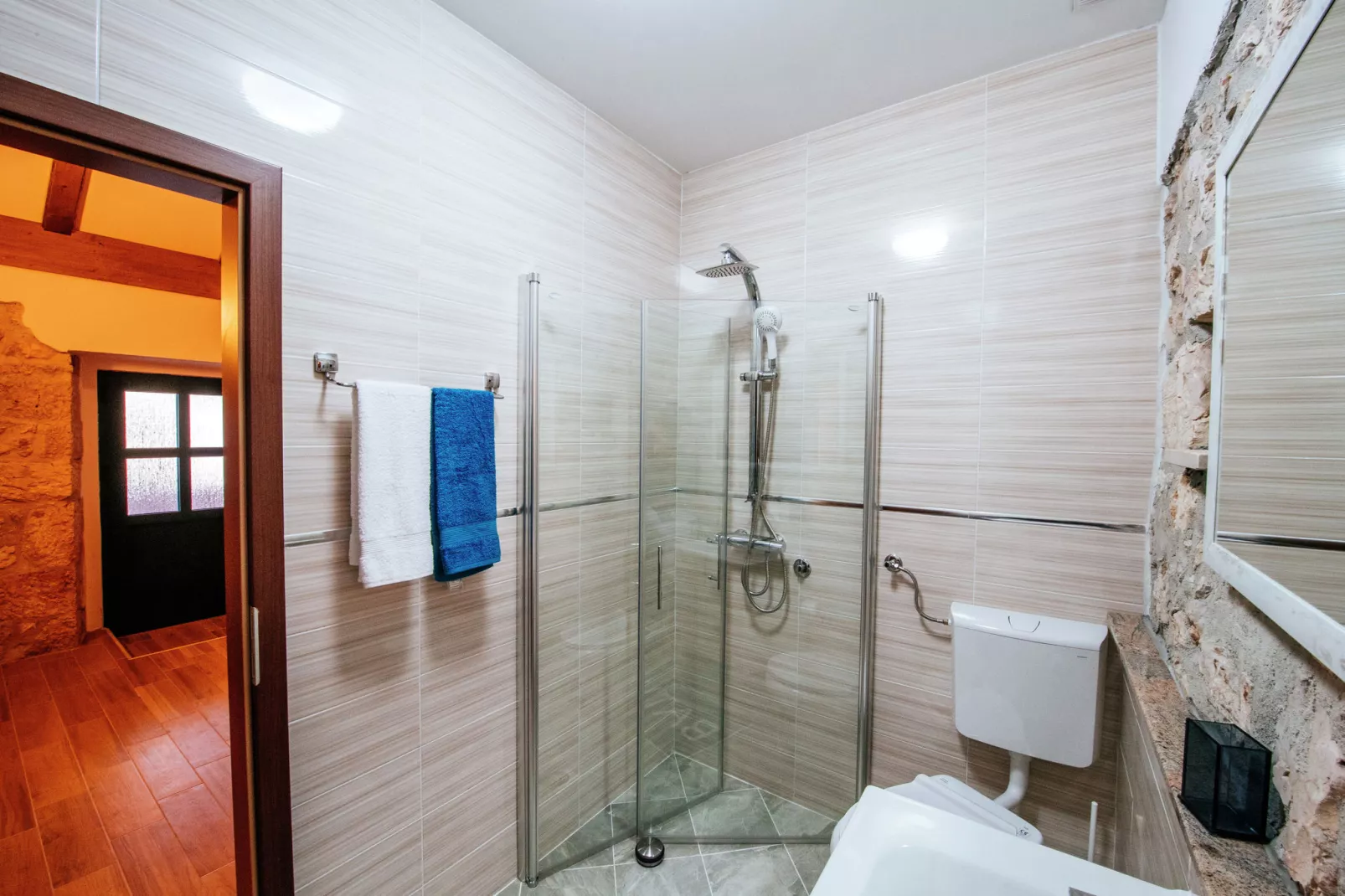 Holiday house Momo-Bathroom
