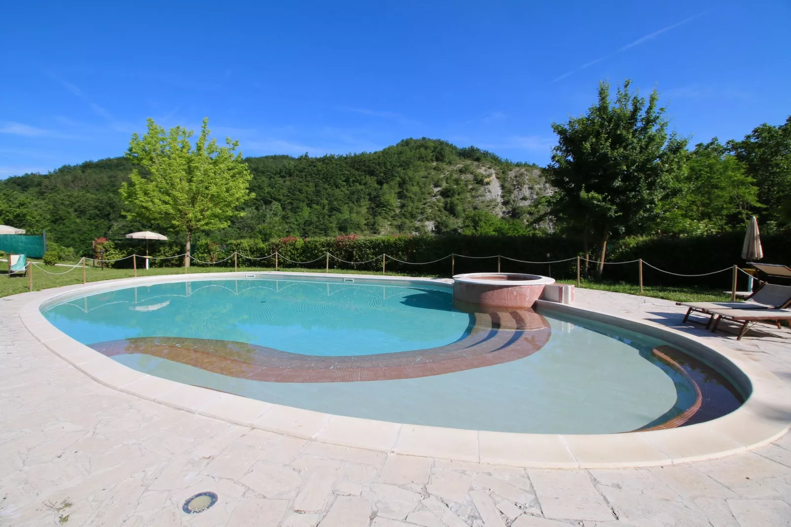 Rosa Bianca-Pool