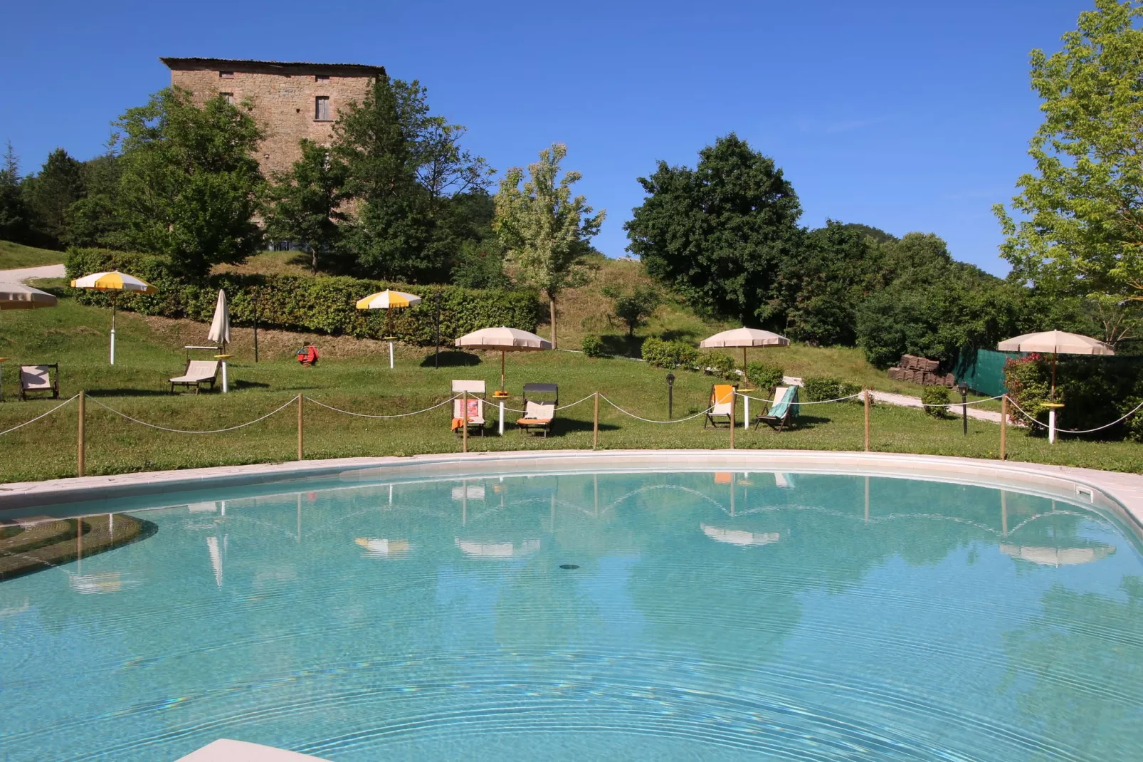 Rosa Bianca-Pool