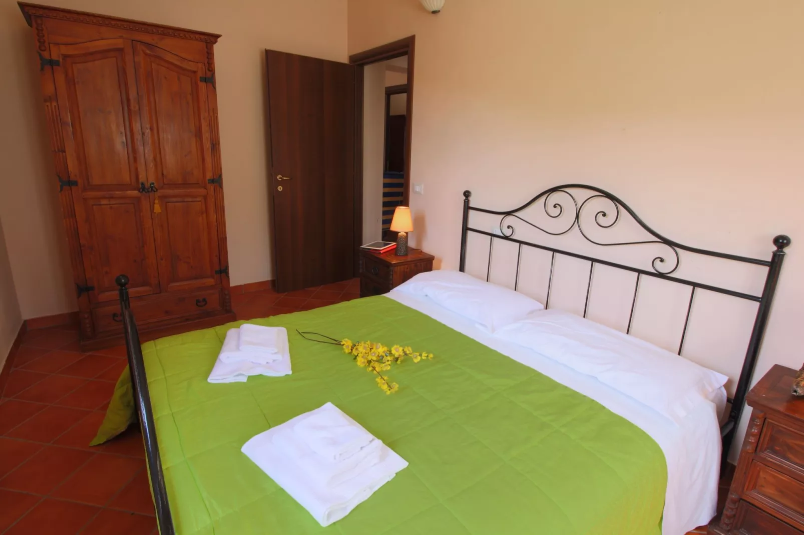 Rosa Bianca-Bedroom