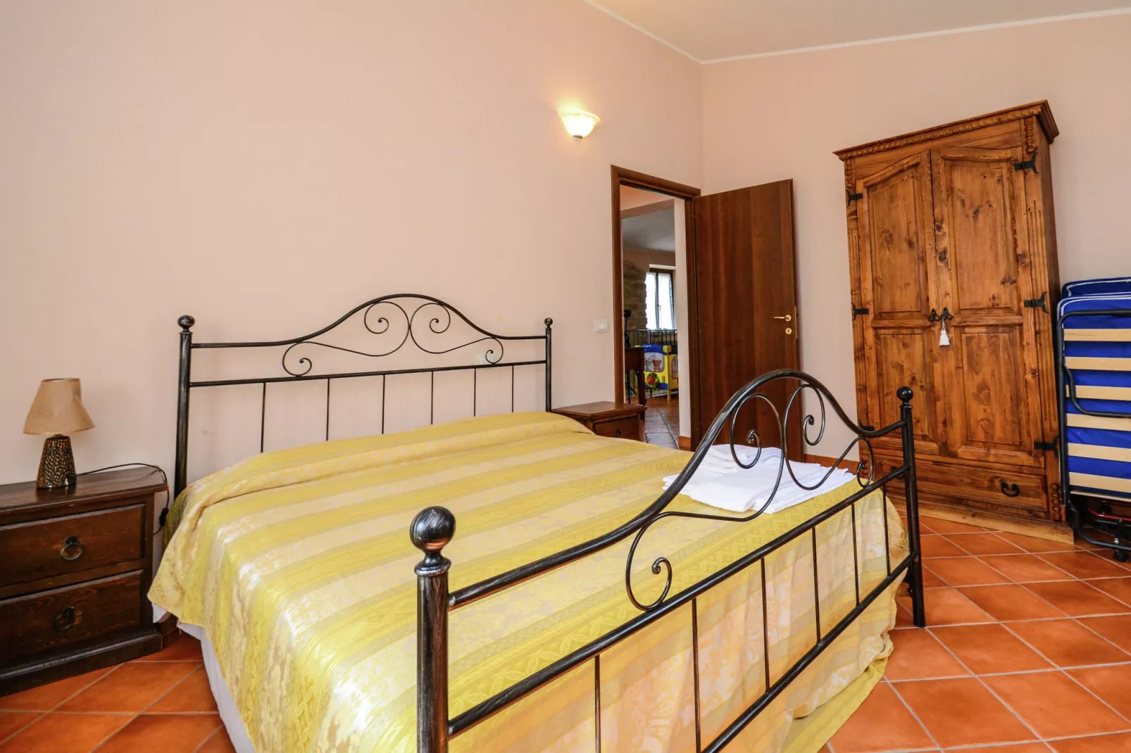 Rosa Bianca-Bedroom
