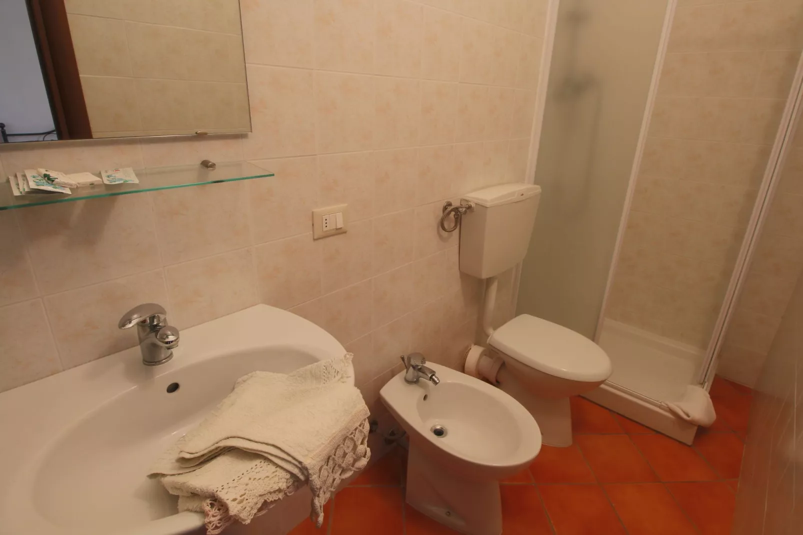 Rosa Bianca-Bathroom