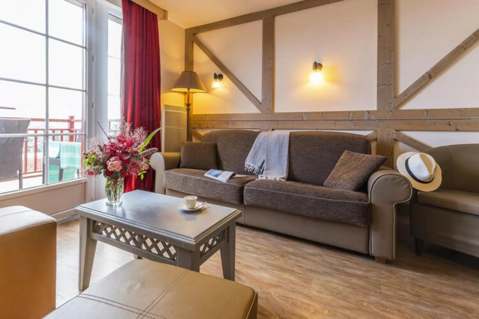 Residence & Spa Houlgate  36 Standard Apt 6 p - 2 bedrooms duplex-Living room