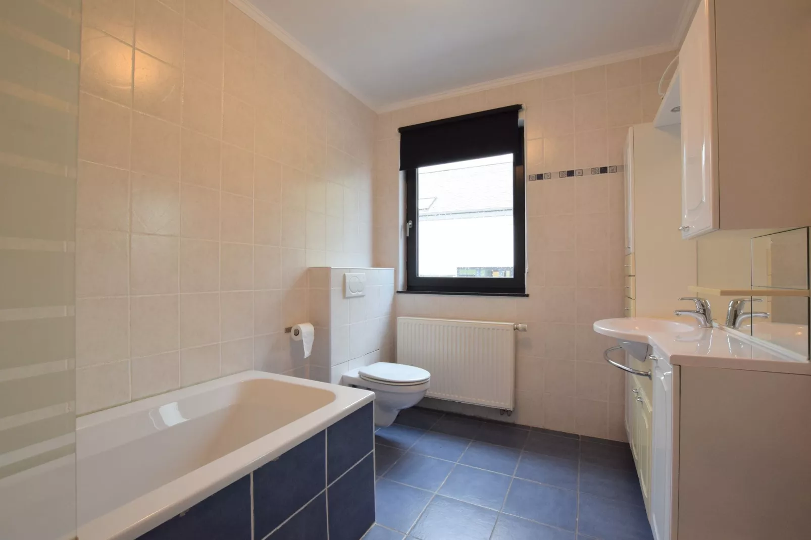 Aux Prés de la Cure-Bathroom