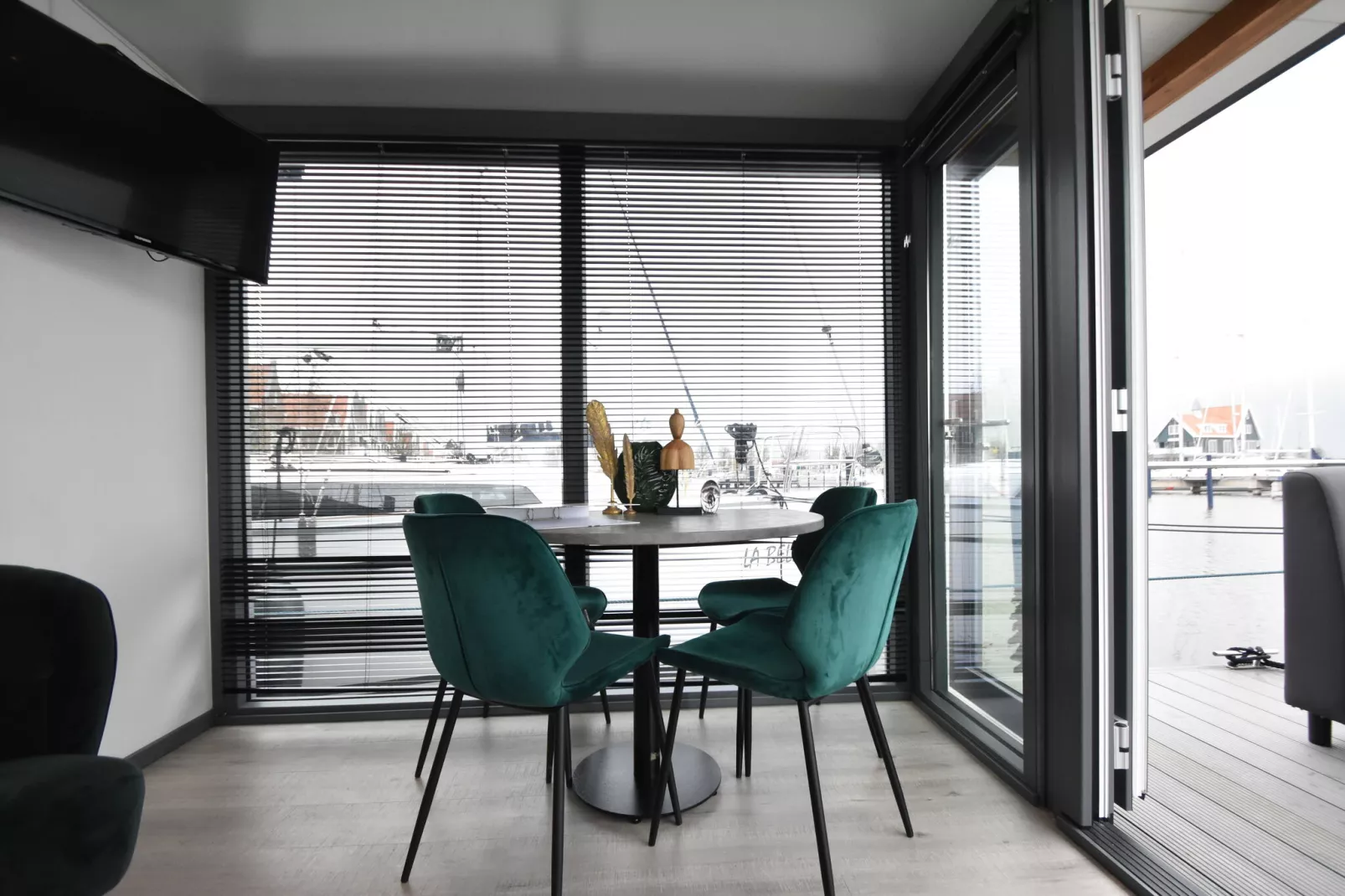 Boot Zonder Naam-Dining room