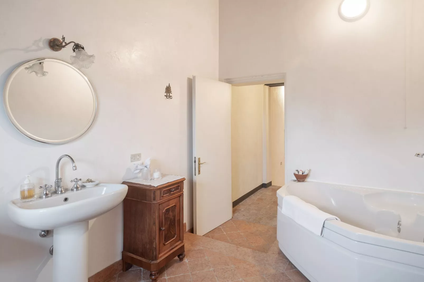 La Villetta-Bathroom