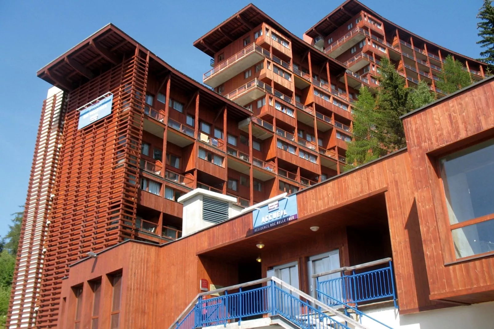 Residence Le Roc Belle Face 2-Exterior summer